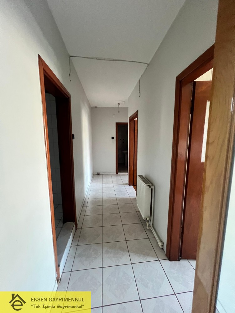 DEVREK YOL AYRIMI MEVKİİ ASANSÖRLÜ BİNADA  ARAKAT DAİRE