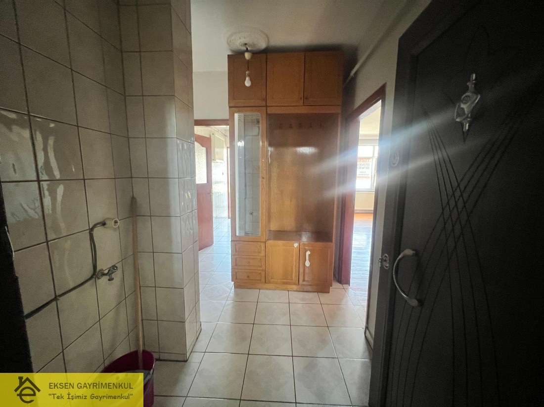 DEVREK YOL AYRIMI MEVKİİ ASANSÖRLÜ BİNADA  ARAKAT DAİRE