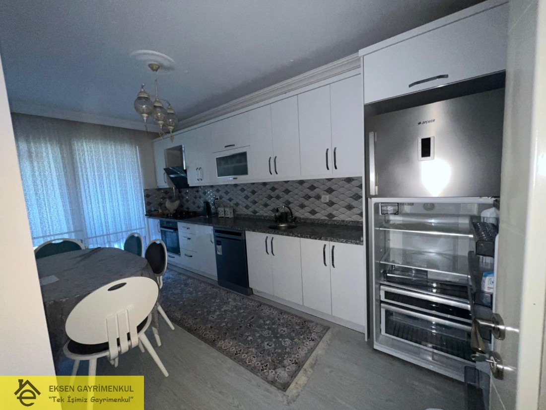 DENİZCİLİK FAKÜLTESİ MEVKİİ  ANAYOLA YAKIN EŞYALI SIFIR DAİRE.