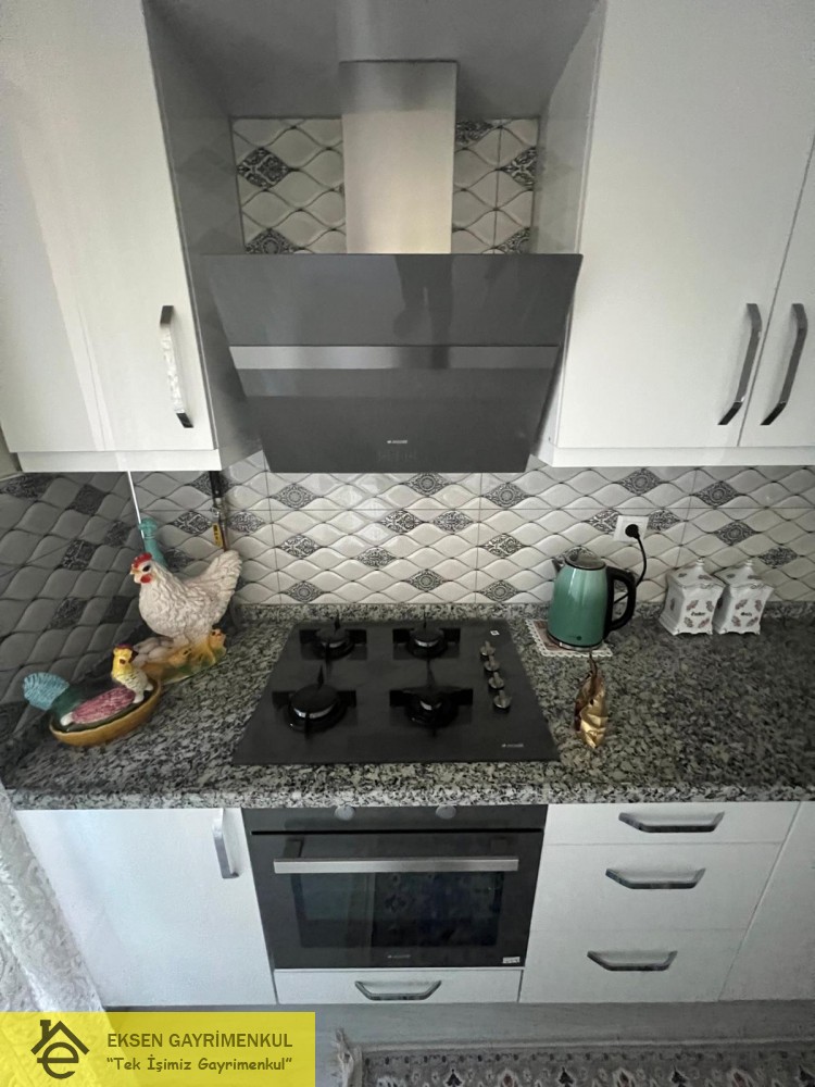DENİZCİLİK FAKÜLTESİ MEVKİİ  ANAYOLA YAKIN EŞYALI SIFIR DAİRE.