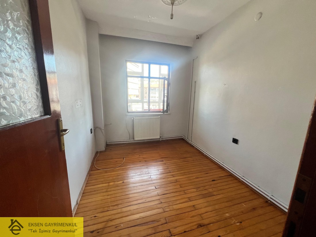 DEVREK YOL AYRIMI MEVKİİ ASANSÖRLÜ BİNADA  ARAKAT DAİRE