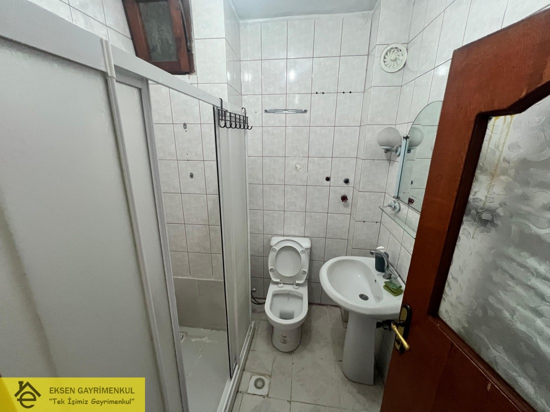 DEVREK YOL AYRIMI MEVKİİ ASANSÖRLÜ BİNADA  ARAKAT DAİRE