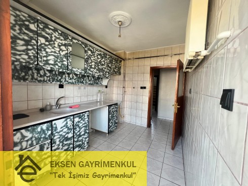 DEVREK YOL AYRIMI MEVKİİ ASANSÖRLÜ BİNADA  ARAKAT DAİRE