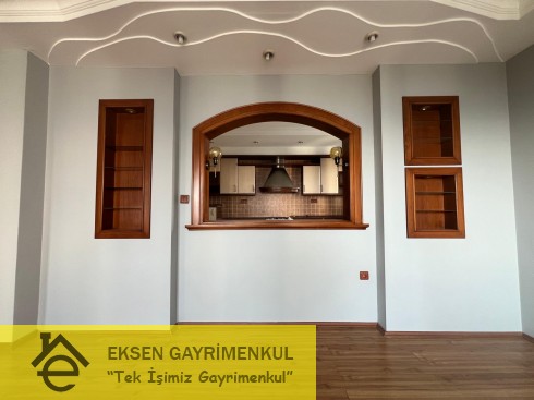 EKSEN DEN ADLİYE VERGİ DAİRESİ MEVKİİ SİTE İÇERİSİNDE DENİZ MANZARALI DAİRE