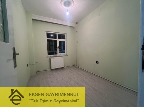 EKSEN DEN DEVREK YOLAYRIMI MEVKİİ ARA KAT KİRALIK DAİRE
