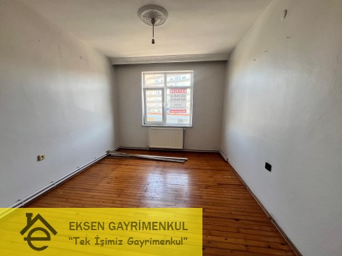 DEVREK YOL AYRIMI MEVKİİ ASANSÖRLÜ BİNADA  ARAKAT DAİRE