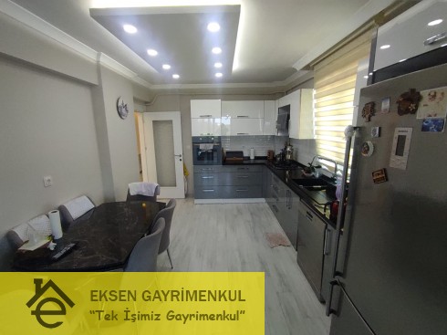 GÜVENLİKLİ SİTE İÇERİSİNDE EMSALSİZ BOL EKSTRALI LÜKS DAİRE