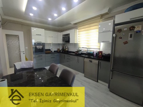 GÜVENLİKLİ SİTE İÇERİSİNDE EMSALSİZ BOL EKSTRALI LÜKS DAİRE