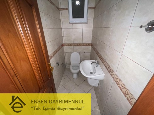 EKSEN DEN ADLİYE VERGİ DAİRESİ MEVKİİ SİTE İÇERİSİNDE DENİZ MANZARALI DAİRE