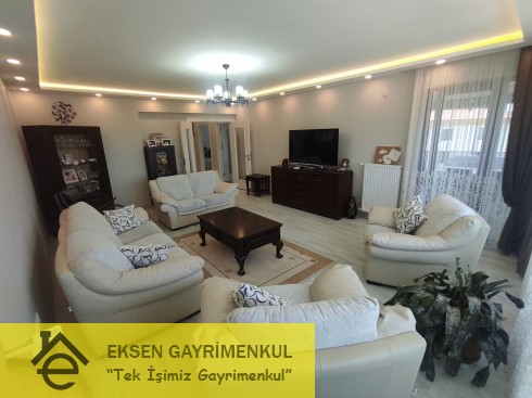 GÜVENLİKLİ SİTE İÇERİSİNDE EMSALSİZ BOL EKSTRALI LÜKS DAİRE