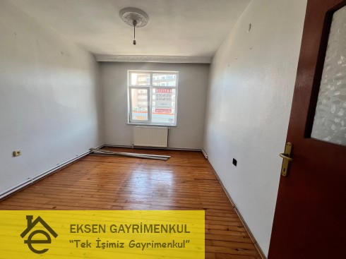 DEVREK YOL AYRIMI MEVKİİ ASANSÖRLÜ BİNADA  ARAKAT DAİRE