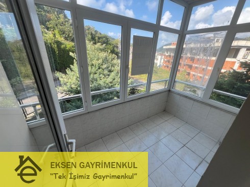 EKSEN DEN ADLİYE VERGİ DAİRESİ MEVKİİ SİTE İÇERİSİNDE DENİZ MANZARALI DAİRE